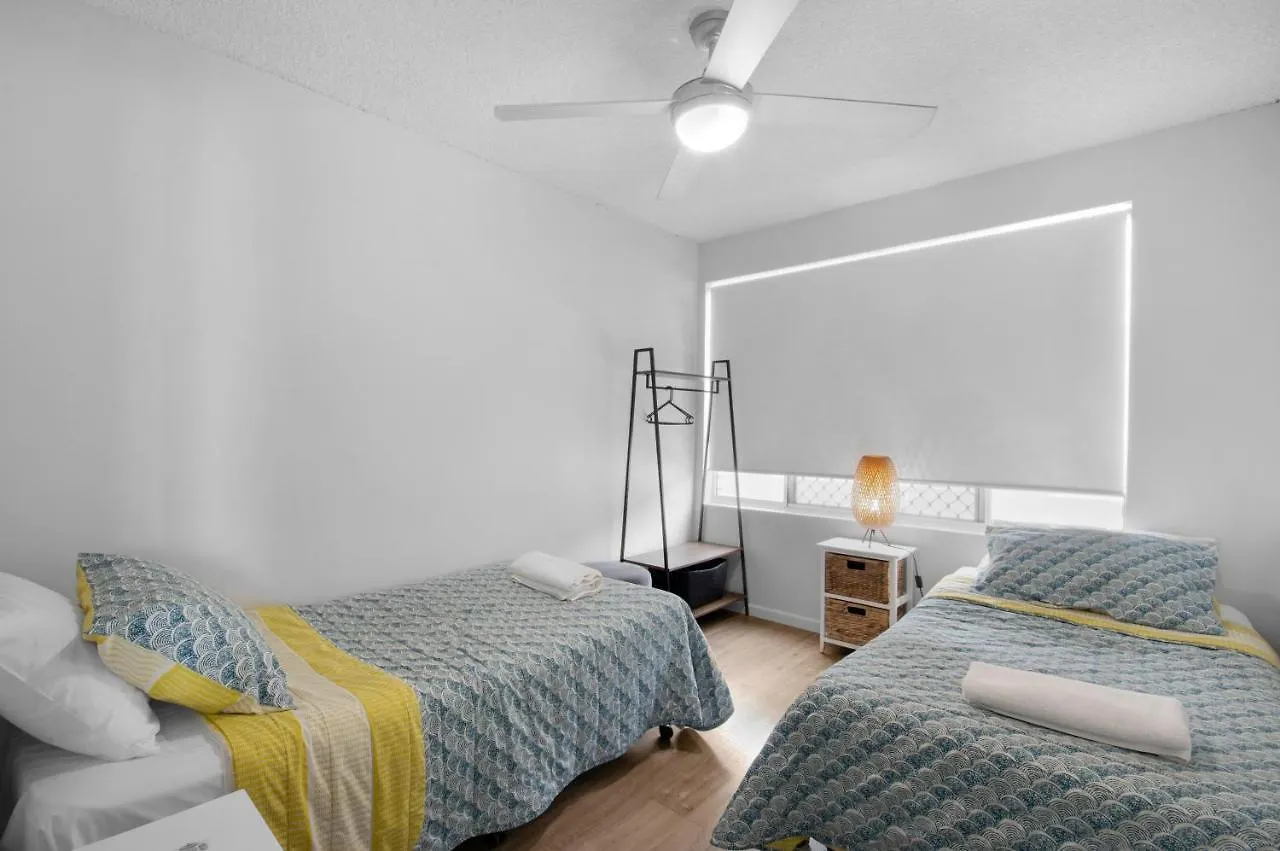 Capeview Apartments - Right On Kings Beach Caloundra Aparthotel